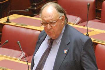 Κόντρα στη Βουλή για τα προβλήματα στην ακτοπλοΐα