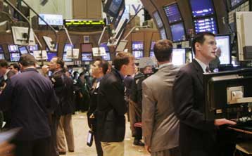 Θετικά κινήθηκαν την Παρασκευή οι ευρωπαϊκές αγορές, πιέσεις στη Γουόλ Στριτ