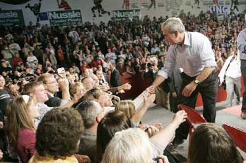 Πρώην «γεράκια» του Πενταγώνου καταγγέλλουν ανικανότητα Μπους στο Ιράκ