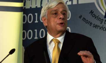 Την κυβερνητική δέσμευση για ανάπτυξη της περιφέρειας επανέλαβε ο Πρ.Παυλόπουλος