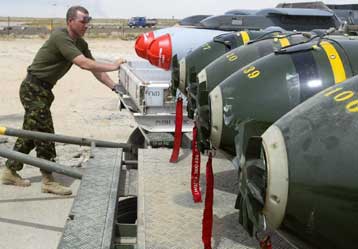 Φωνές στη βρετανική κυβέρνηση για κατάργηση των βομβών διασποράς