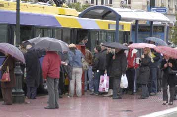 Βελτιώνεται ο καιρός από τη Δευτέρα με άνοδο της θερμοκρασίας