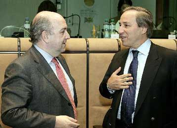 Μήνυμα εξόδου από την επιτήρηση στέλνουν οι φθινοπωρινές προβλέψεις της Κομισιόν