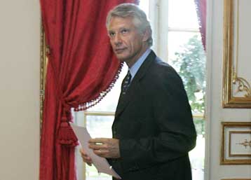 Εισαγγελέας καλεί Ντε Βιλπέν για κατάθεση σχετικά με το σκάνδαλο Clearstream