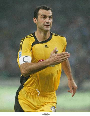 Πρωτάθλημα με την ΑΕΚ και πρόκριση στο Euro 2008 με την εθνική θέλει ο Δέλλας