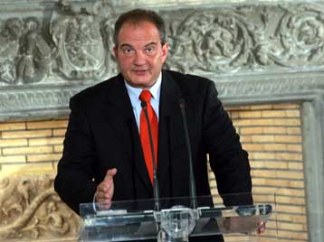 Φουντώνουν τα σενάρια για πρόωρες εκλογές, μετά την απόφαση για τους Βορειοηπειρώτες