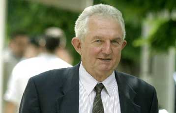 «Δύσκολη» η ιδιωτικοποίηση του ΟΤΕ έως τον Ιούνιο του 2007, λέει ο Π.Βουλούμης