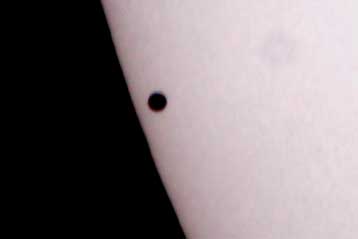 Ο Ερμής σε σπάνιο πέρασμα μπροστά από τον Ήλιο