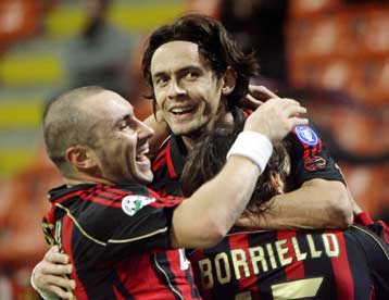 Προβάδισμα πρόκρισης στα προημιτελικά για Μίλαν και Ρόμα