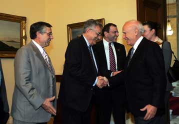 Επαφές της ΑΧΕΠΑ με Παπούλια, Ψαρούδα-Μπενάκη και Μπακογιάννη