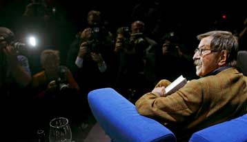 Την αυτοκριτική του κάνει ο Γκίντερ Γκρας για τη στρατολόγησή του στα SS