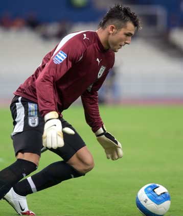 Την κλήση τους στις εθνικές τους κέρδισαν ο Τόζερ της ΑΕΚ και ο Φερνάντεζ του ΠΑΟΚ