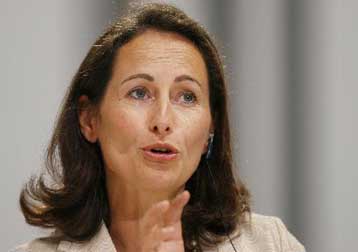 Σαφές προβάδισμα της Ρουαγιάλ στην κούρσα για το «χρίσμα» των προεδρικών εκλογών