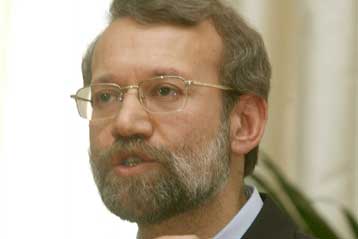 Το Ιράν δεν εγκαταλείπει το πυρηνικό του πρόγραμμα, επανέλαβε ο Λαριτζανί από τη Μόσχα