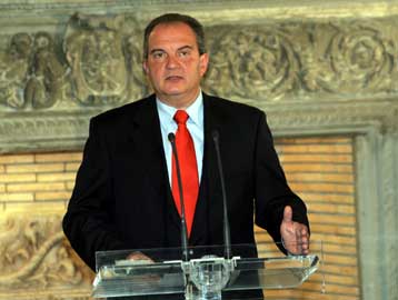 Κερδίζει έδαφος το σενάριο των εκλογών το φθινόπωρο του 2007