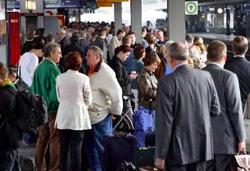 Να επαγρυπνούν για τρομοκρατικά χτυπήματα καλούνται οι Γερμανοί