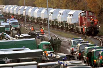 Επεισοδιακή η μεταφορά πυρηνικών αποβλήτων από τη Γαλλία στη Γερμανία