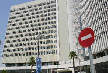 Κατάληψη των εργαζομένων στο μέγαρο του ΟΤΕ στο Μαρούσι