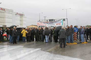 Σύγκεντρωση διαμαρτυρίας των κτηνοτρόφων στη Λάρισα με αίχμη την τιμή του γάλακτος