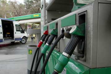 Κάτω από τα 60 δολάρια παραμένει το αργό πετρέλαιο