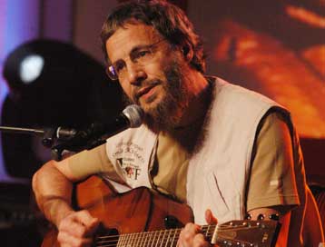 Επιστροφή στη δισκογραφία για τον Γιουσούφ Ισλάμ (πρώην Κατ Στίβενς)