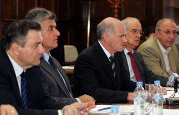 Αδιέξοδος για κάθε νοικοκυριό ο προϋπολογισμός του 2007, λέει ο Γ.Παπανδρέου