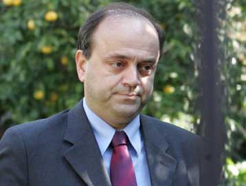 Υποχώρηση Τσιτουρίδη για μεγαλοοφειλέτες του ΙΚΑ και αυξήσεις εισφορών στο ΤΕΒΕ