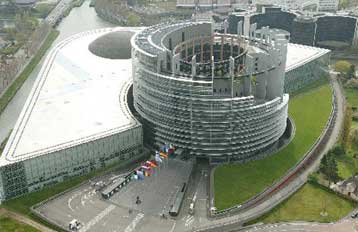 Το Ευρωπαϊκό Κοινοβούλιο ψηφίζει την -ψαλιδισμένη- οδηγία για τις υπηρεσίες την Τετάρτη