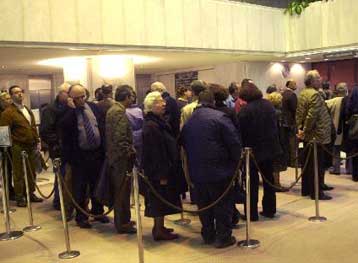 Η απόκλιση των επιτοκίων δανεισμού είναι σχεδόν διπλάσια έναντι της ευρωζώνης