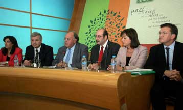 Ανώτατο επιτόκιο στην καταναλωτική πίστη προτείνει το ΠΑΣΟΚ