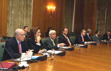 Να κλείσει το θέμα της κόντρας Σουφλιά – Αλογοσκούφη επιχειρεί η κυβέρνηση