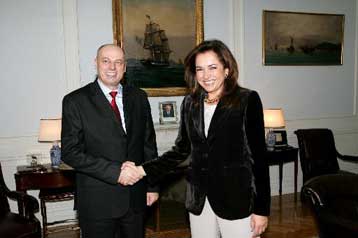 Μόνο την ανεξαρτησία δέχονται ως λύση οι Αλβανοί του Κοσόβου, λέει ο Τσέκου