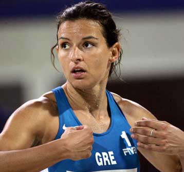 Να… ταξιδέψουν στο Πεκίνο θέλουν η Βίκυ Καραντάσιου και η Βάσω Αρβανίτη