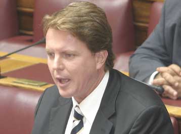 «Μύθος» κατά τον Νίκο Γεωργιάδη τα περί προνομίων των βουλευτών