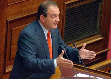 Αποκλείει η κυβέρνηση τη διεύρυνση του ΠΔ Παυλόπουλου για τους συμβασιούχους