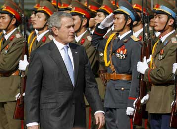 Το Βιετνάμ έδωσε μαθήματα για το Ιράκ, δήλωσε ο Τζ.Ο.Μπους