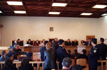 Με την επιλογή ενόρκων άρχισε στo Εφετείο η δίκη για το δυστύχημα στα Τέμπη