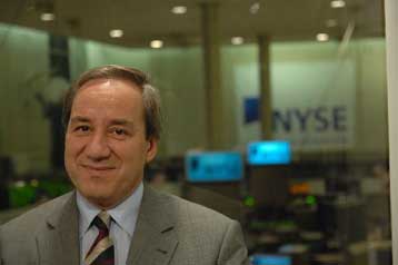 «Όχι» Αλογοσκούφη σε επιχορηγήσεις στους ΟΤΑ για μονιμοποιήσεις συμβασιούχων