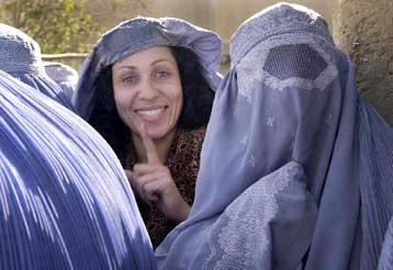 Καταδικάζουν οι μουσουλμάνοι της Ολλανδίας την απαγόρευση της μπούργκα