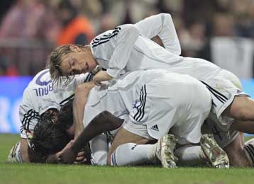 «Έπιασε» κορυφή η Σεβίλη, περιμένει την «Μπάρτσα»-Ήττα και τραυματισμοί για Βαλένθια