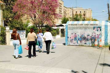 Σύλληψη αλλοδαπών στη Λευκωσία για αγορά ελληνοκυπριακής ιδιοκτησίας στα Κατεχόμενα