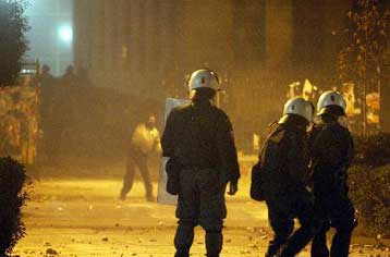 Κύμα αντιδράσεων για τον ξυλοδαρμό φοιτητή από αστυνομικούς στη Θεσσαλονίκη