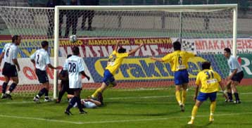 Η Νίκη επικράτησε στον Βόλο του ΠΑΣ Γιάννινα που έμεινε με δέκα παίκτες