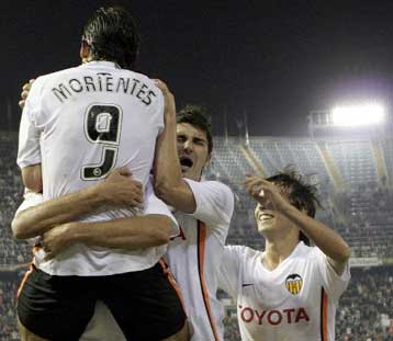 «Νοσοκομείο» η Βαλένθια, παραμένουν αμφίβολοι οι Βίγια, Ρεγκέιρο