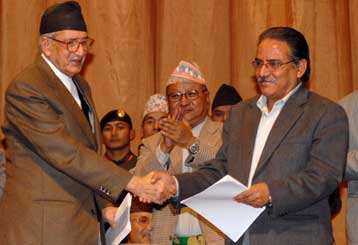 Τον τερματισμό του εμφυλίου πολέμου «σφράγισαν» κυβέρνηση και αντάρτες στο Νεπάλ