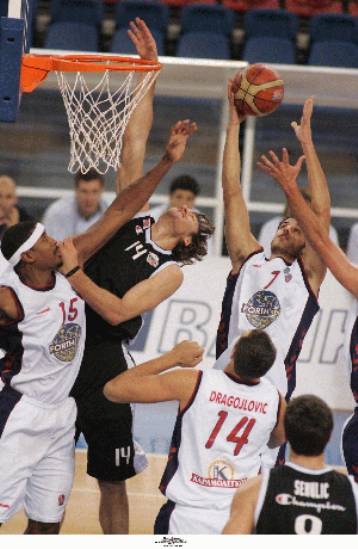 Είχε «ουρανοξύστες» ο ΠΑΟΚ στην Ολλανδία και 78-71 τους Αϊφελ Τάουερς