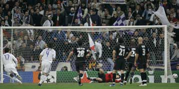 Πρωτιά για την Λιόν με ισοπαλία στο «Μπερναμπέου», στο UEFA η Στεάουα