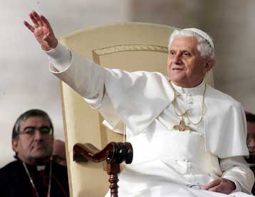 Το ενδεχόμενο να άρει την απαγόρευση της χρήσης προφυλακτικού εξετάζει ο Πάπας