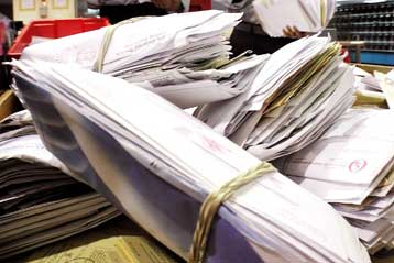 Πρόστιμο στα ΕΛΤΑ, επειδή δεν παραδίδουν την αλληλογραφία γρήγορα, ζητά η ΕΕΤΤ