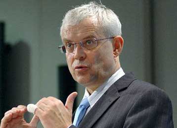 Ευελιξία στις απολύσεις ζητεί η Κομισιόν από τις ευρωπαϊκές κυβερνήσεις